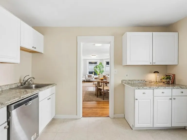 17 Boynton St #1 — Photo 5