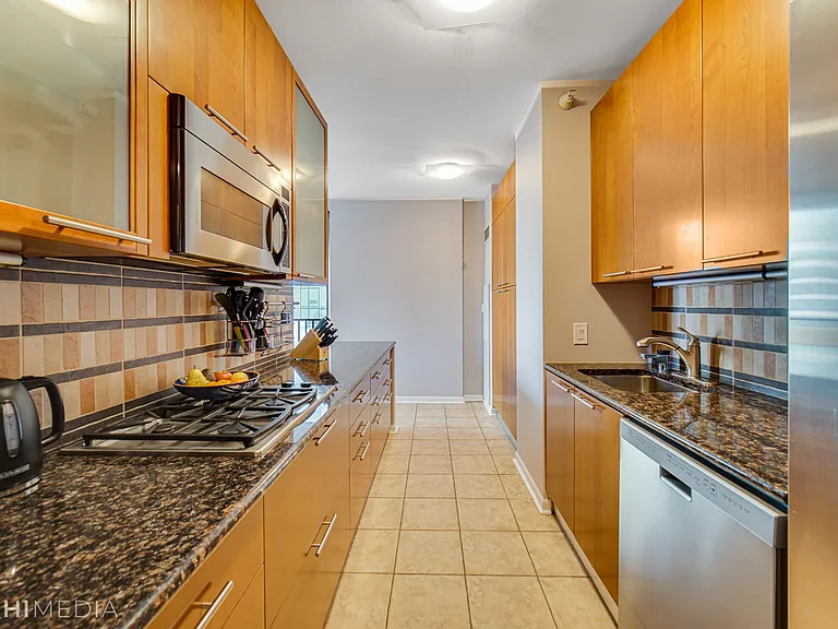635 N Dearborn St #1105 — Photo 11