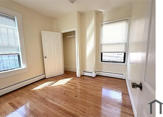 4 bed, 1000 sqft, $3,600 — Photo 3