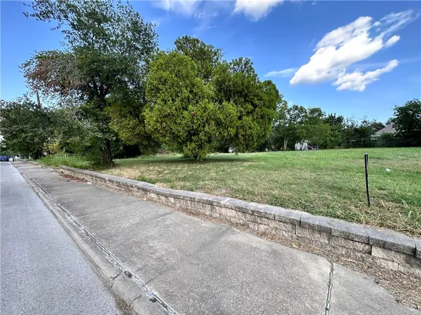 809 E Martin Luther King Jr St, Bryan, TX 77803