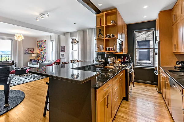 Sold by Compass | media 5