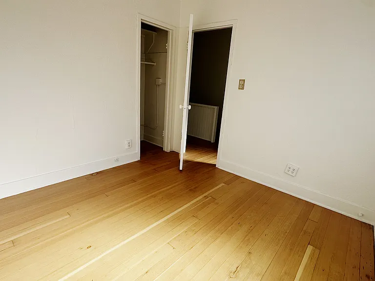 Bedroom B_02