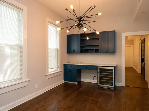 1241 W Barry Ave #1, Chicago, IL 60657