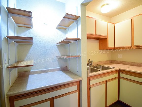 4th image of 923 James Ct APT 2