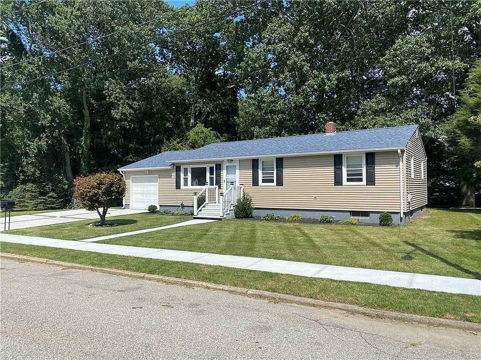 226 Lake Garden Dr, Cranston, RI 02920 Zillow