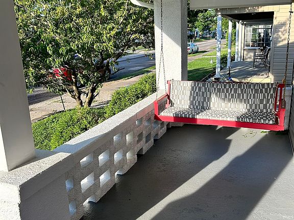 5th image of 715 E Parkland Ave