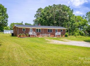 2420-2422 4th Ave SW, Hickory, NC 28602