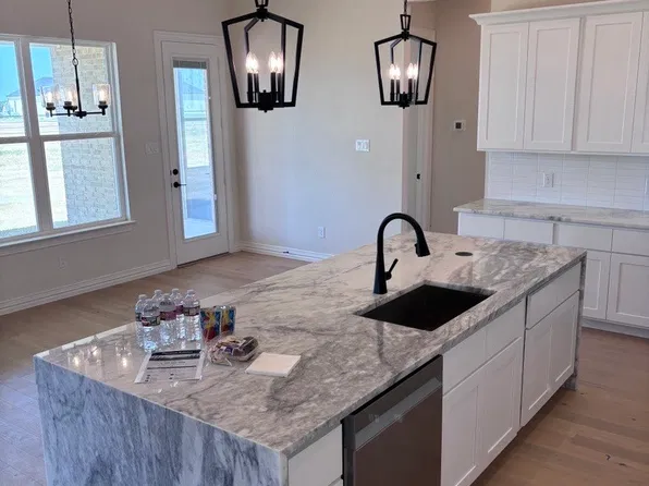 6451 Dalyn Dr, Midlothian, TX 76065