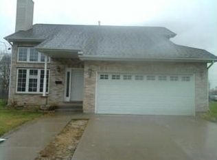 550 S Jackson St, Waukegan, IL 60085