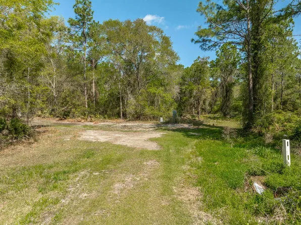 102 Lost Creek Ln, Crawfordville, FL 32327