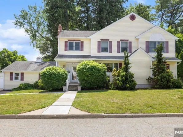583 Brookside Ave, Oradell, NJ 07649