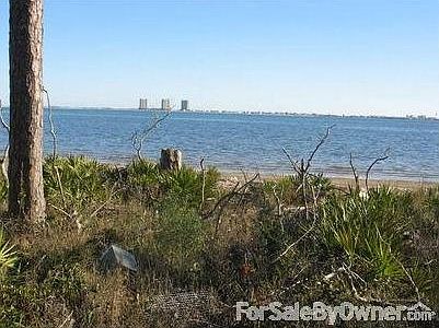 3rd image of 2823 Bay St