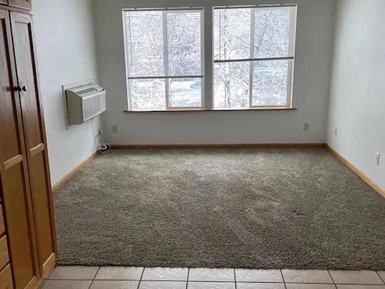 2500 Hillcrest Dr — Photo 9