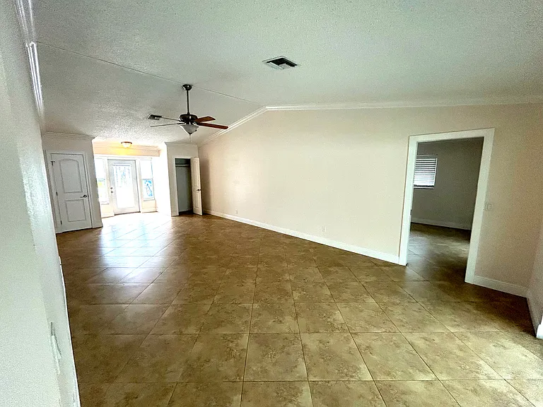 2509 SE 26th Ave — Photo 4