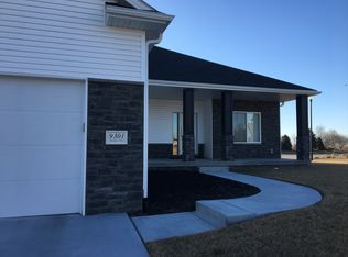 9301 Keystone Dr, Lincoln, NE 68516