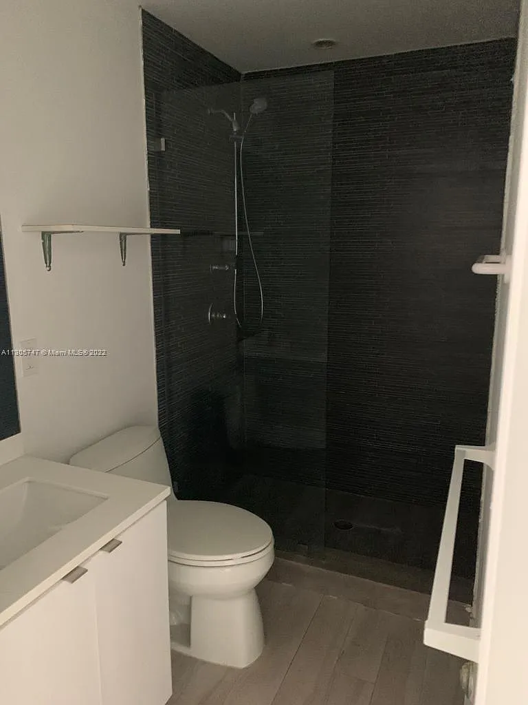 2 bed, 2.0 bath, 715 sqft, $2,700 — Photo 3