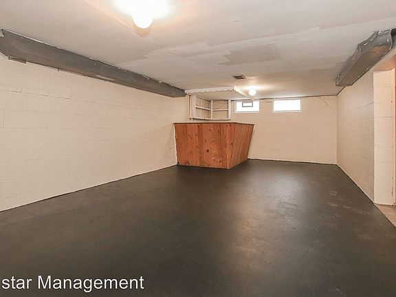 3rd image of 9519 Nelson Ave