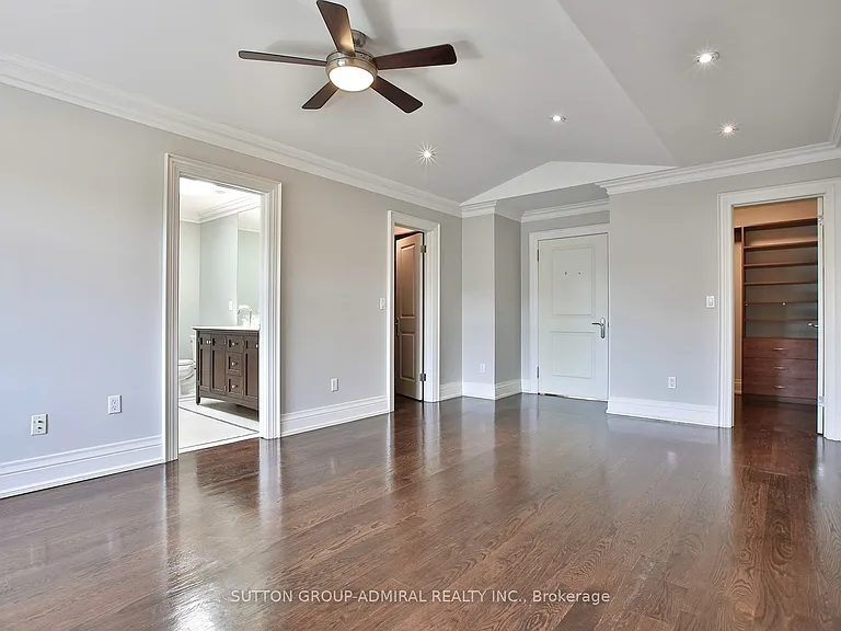 21 Dunblaine Ave — Photo 17