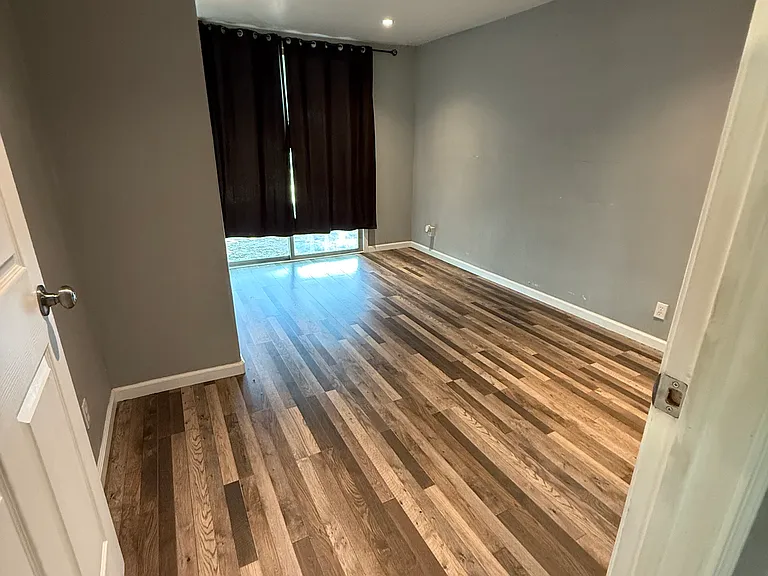 194 N Airport Way #196 — Photo 7