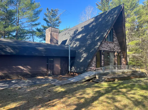 11298 Red Pine Dr, Grayling, MI 49738