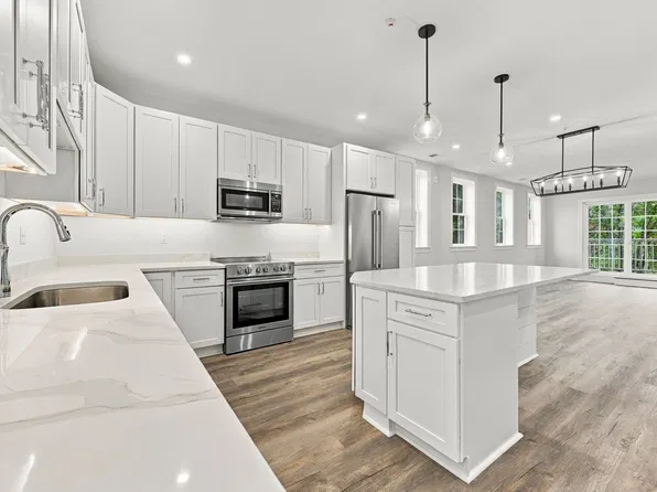 1 Liberty St #L, Merrimac, MA 01860