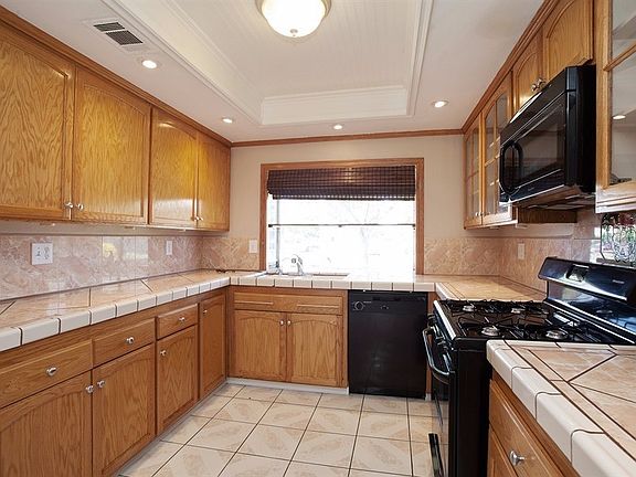 4th image of 25253 Minnetonka Ct