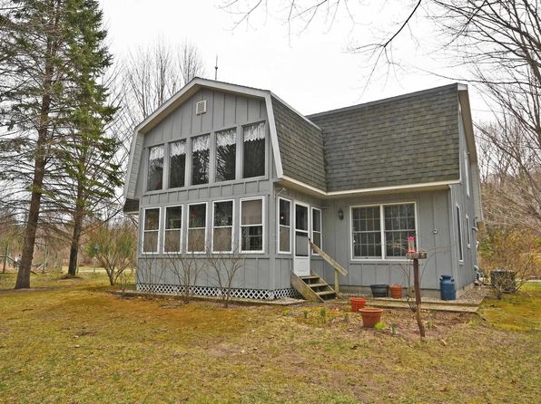 7950 S Shorebird Ln, Empire, MI 49630