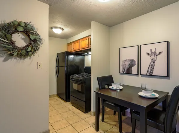 Chamberlain I & II Apartments