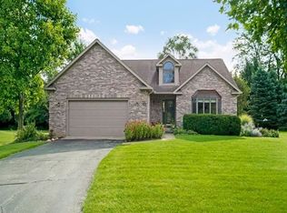 2420 Bent Tree Dr, Dexter, MI 48130