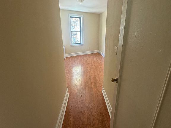 4th image of 720 W 173rd St APT 22
