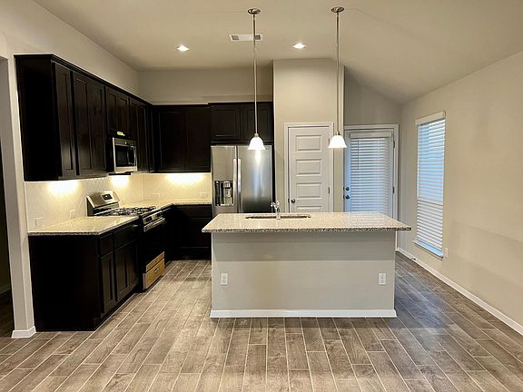5th image of 200 Living Reef Dr