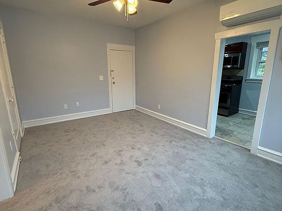 3rd image of 1025 Collings Ave APT 20