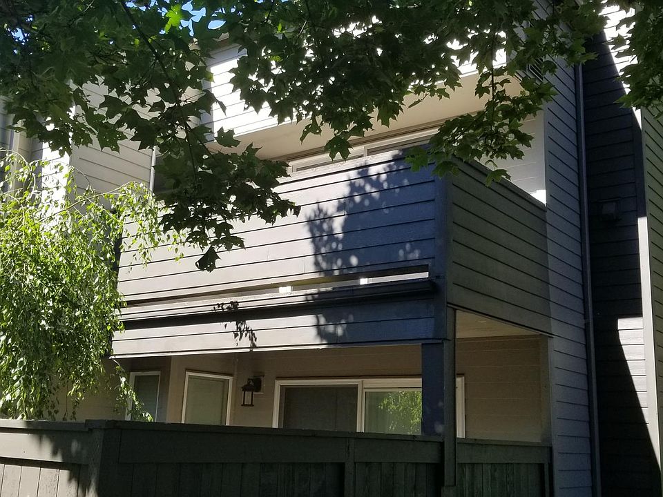 1st image of 11917 93rd Ln NE APT 304