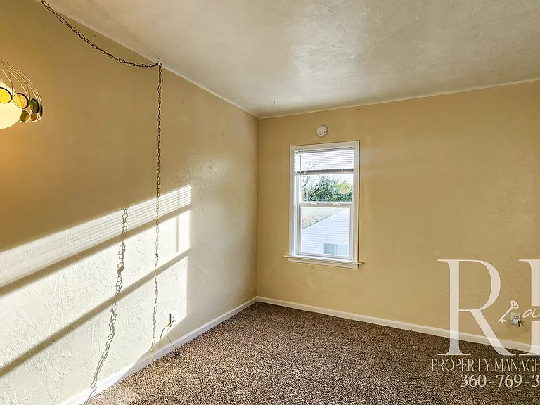 1540 N Callow Ave — Photo 5