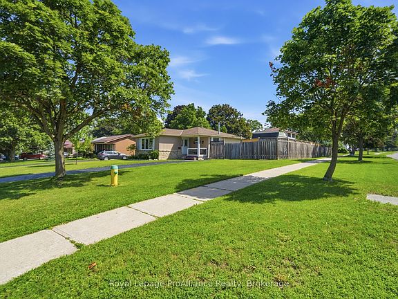 3rd image of 1 Alnet Dr