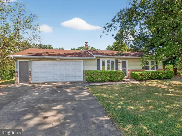 351 N Colebrook Rd, Manheim, PA 17545