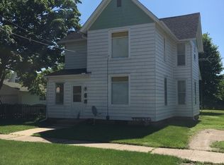 304 S Cherry St, Morrison, IL 61270