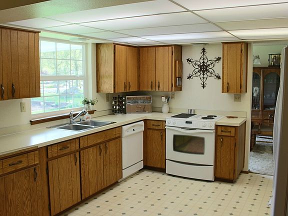 3rd image of 2421 106th Avenue Ct E