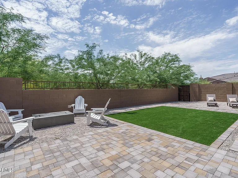 12329 S 179th Ave — Photo 23