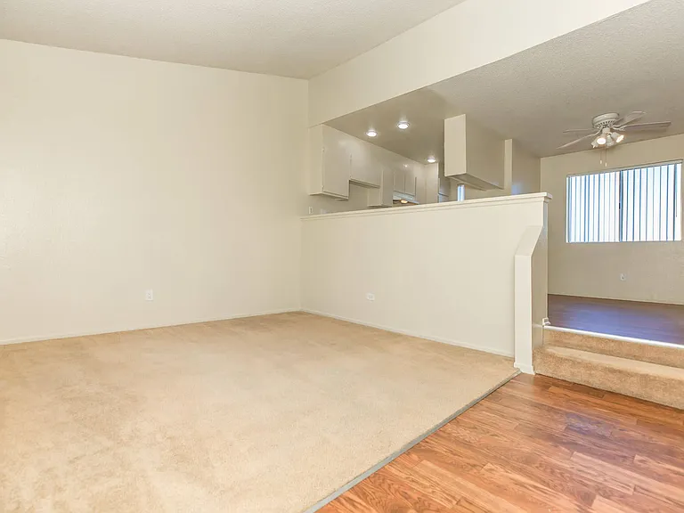 Harbor Pointe Apartments — Photo 17