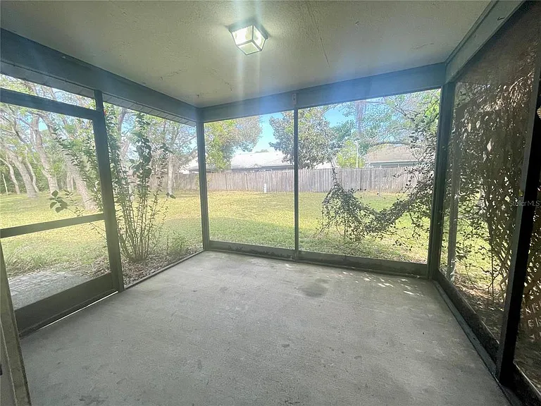 10337 Usher St — Photo 13
