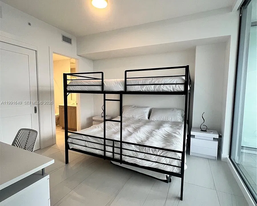 153 N Seabreeze Blvd #1703