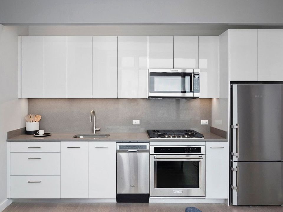 1st image of 42 W 33rd St APT 6F
