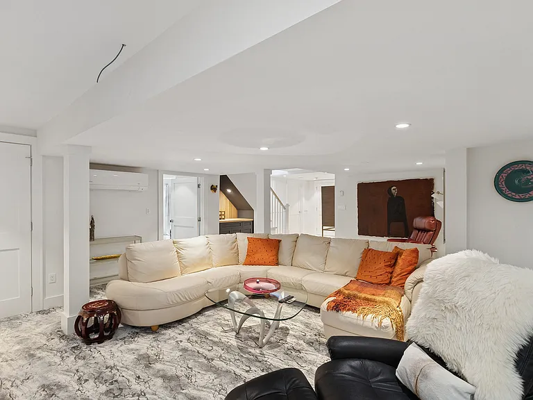 64 Three Mile Harbor Dr — Photo 27