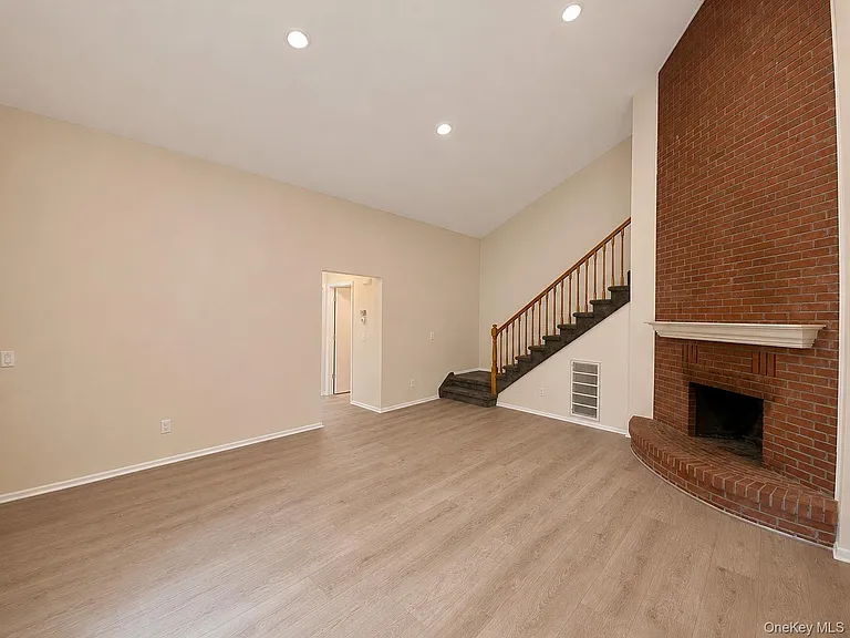 23 Weathervane Way — Photo 6