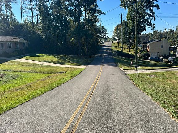 4th image of 701 Darlene Dr