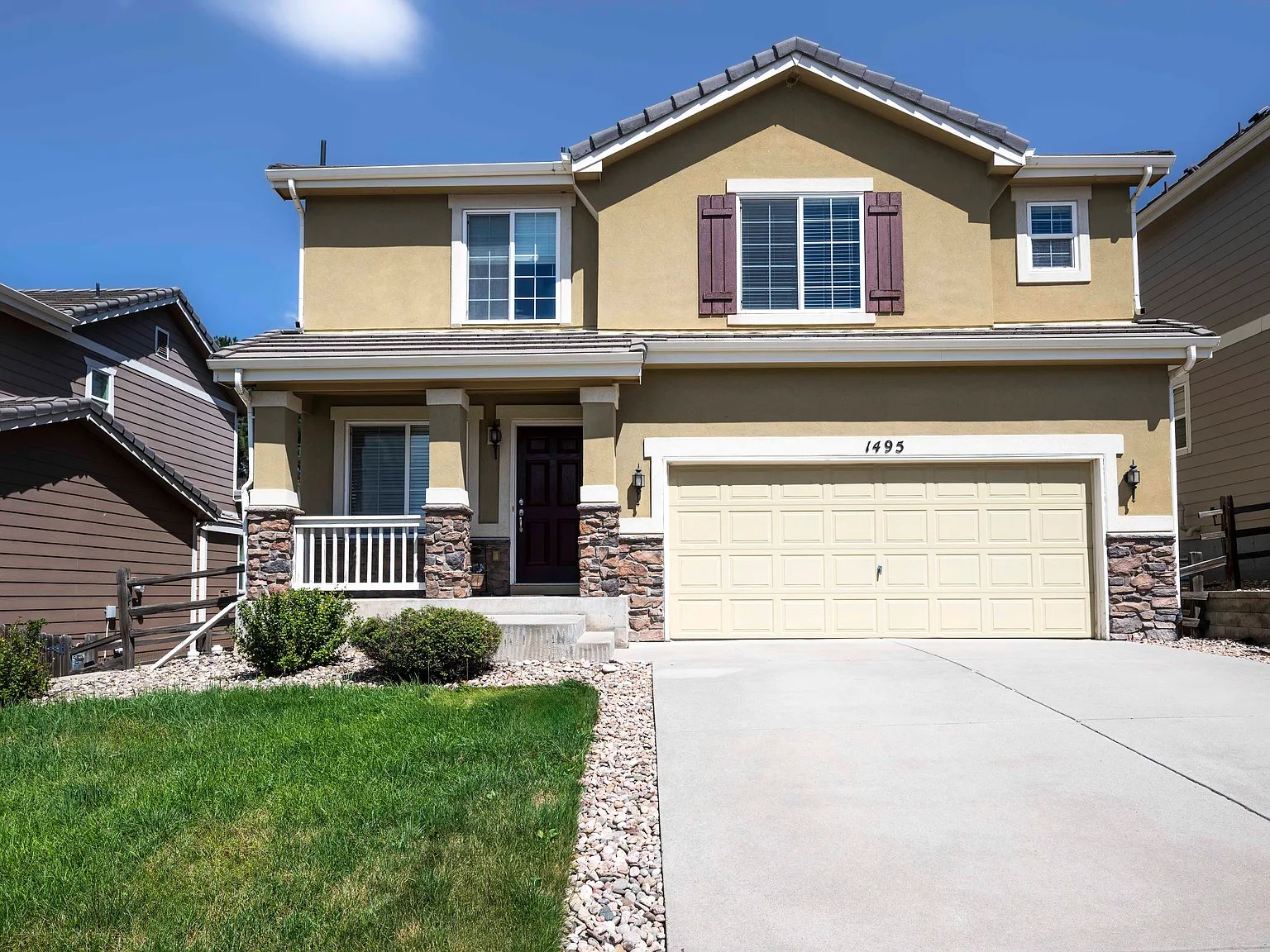 4 bed, 2880 sqft, $2,700 — Photo 1