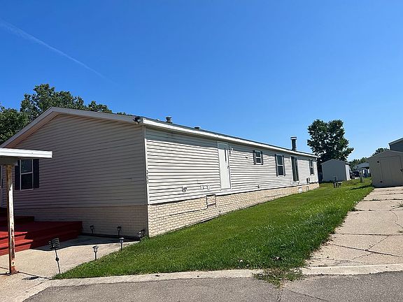3rd image of 283 Deer Ct