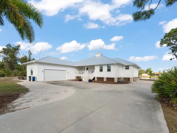 11940 Oakland Dr, Bokeelia, FL 33922