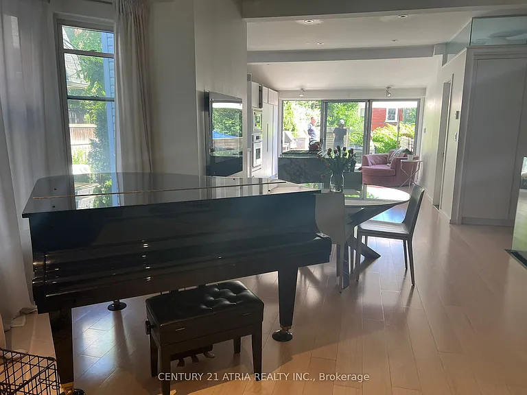 109 Simpson Ave — Photo 3